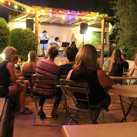 Camping Les Routes De Provence Parque de Campismo