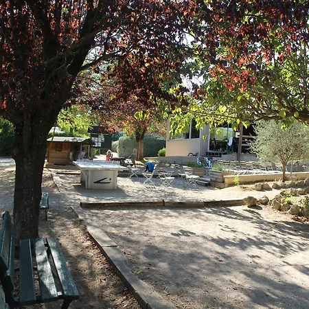 Camping Les Routes De Provence 3*