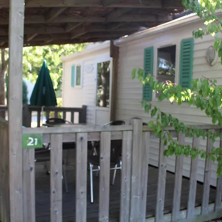 Camping Les Routes De Provence Parque de Campismo Forcalquier