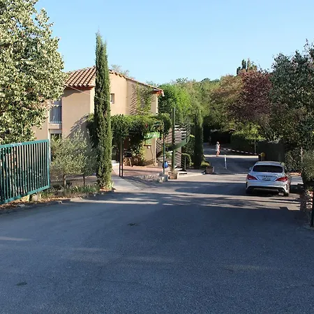 Camping Les Routes De Provence